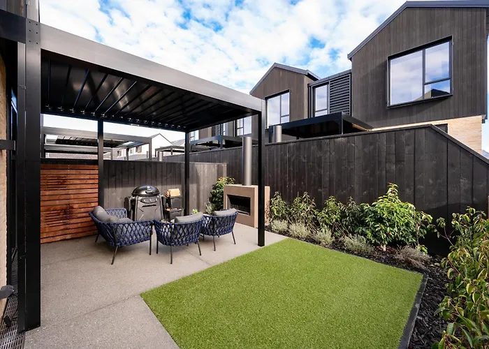 Holiday home Modern Townhouse With Outdoor Fireplace Sleeps 8