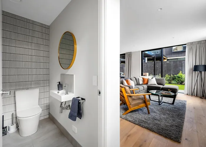 Holiday home Modern Townhouse With Outdoor Fireplace Sleeps 8 Wanaka